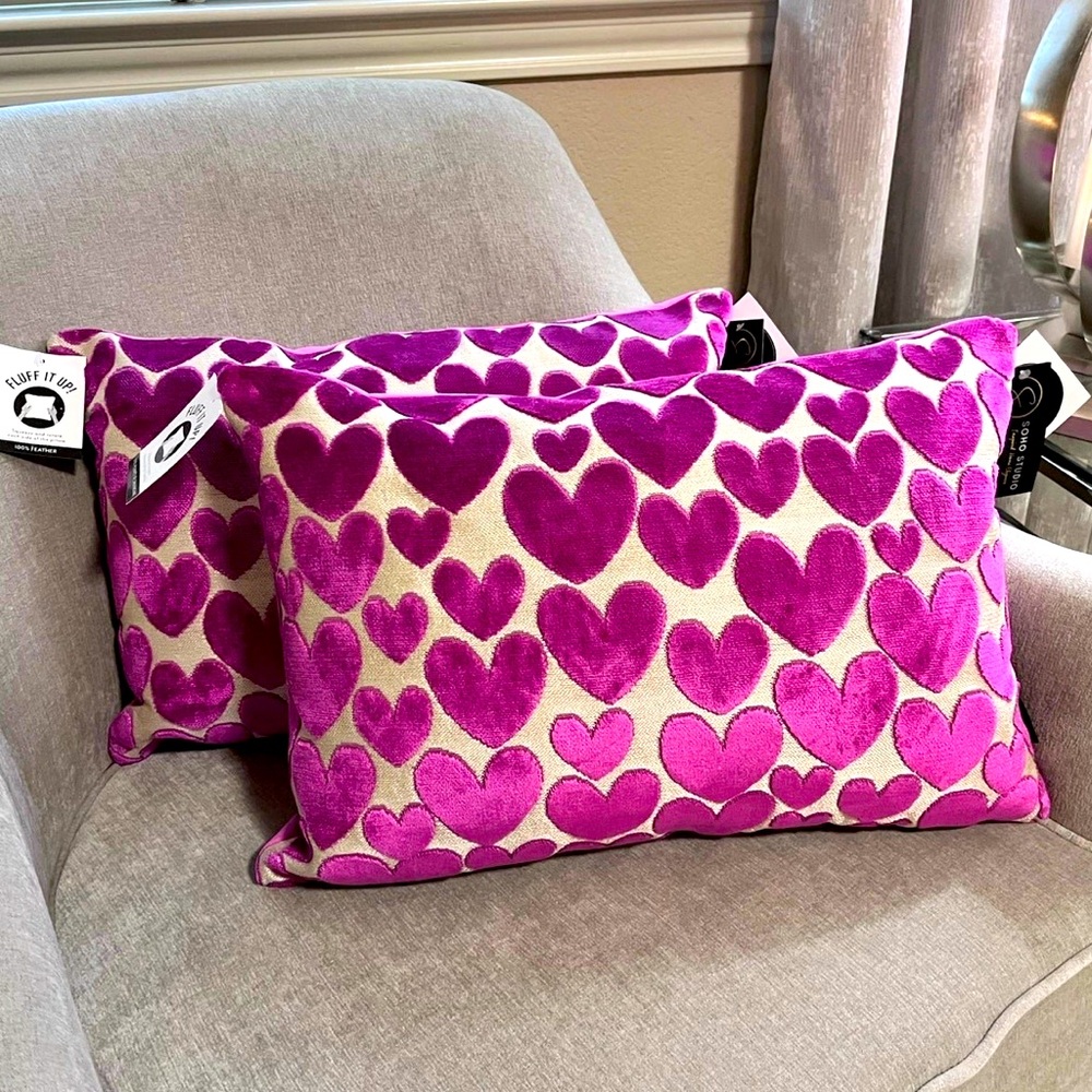 2 NWT SOHO STUDIO CUT VELVET HEART DECORATIVE PILLOWS (price is for 2 pillows)